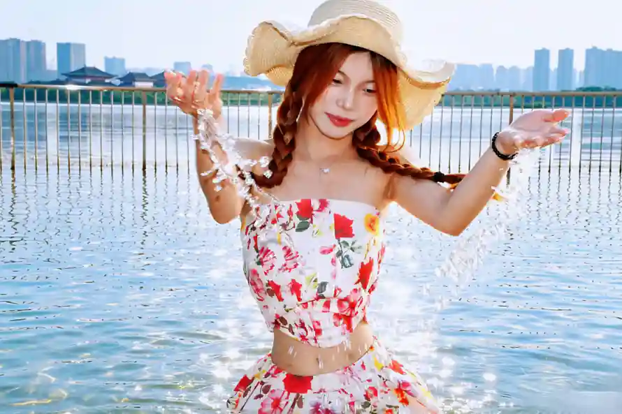 2k夏日壁纸-戏水 - 水花-清凉「哲风壁纸」