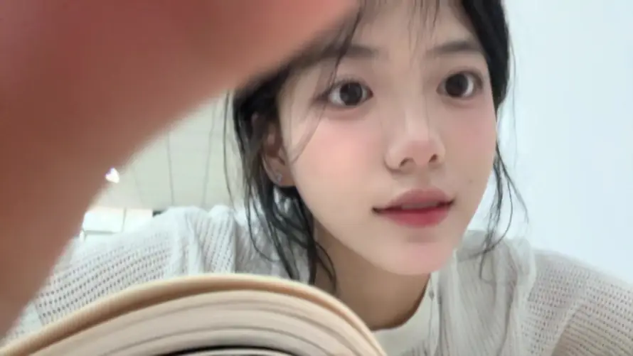 4k可爱壁纸-少女 - 居家-抖音「哲风壁纸」