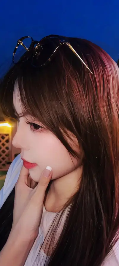 4k侧脸壁纸 - 托腮 - 红唇 - 美女「哲风壁纸」
