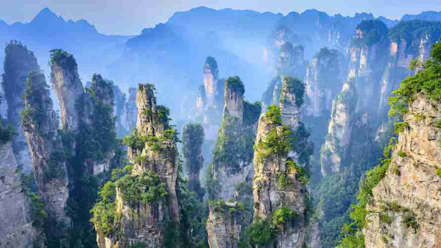 4k亚洲壁纸-盆地山与云-晴朗的天空壁纸推荐「哲风壁纸」