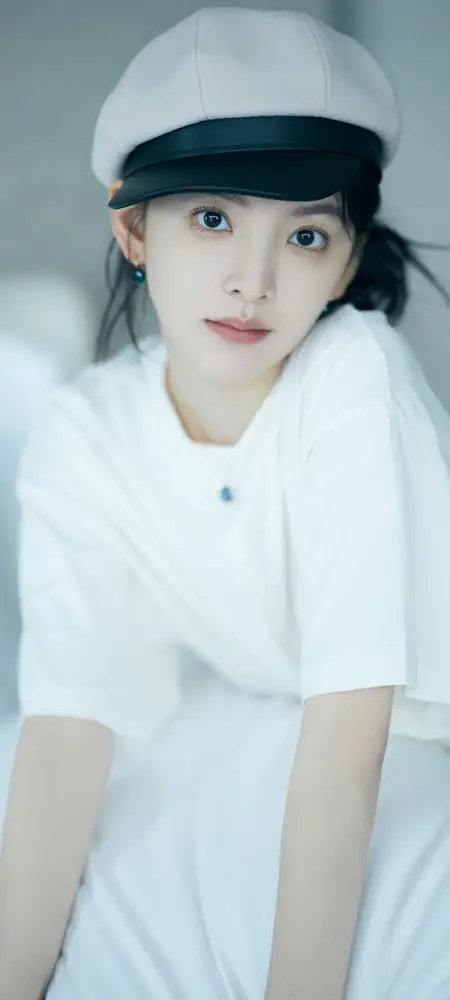《白帽子》手机壁纸-章若楠图片-美女明星星眼「哲风壁纸」