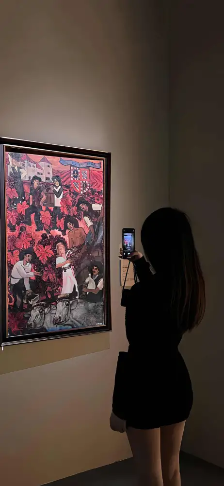 《自拍》手机壁纸-展览馆背景-壁纸分享「哲风壁纸」
