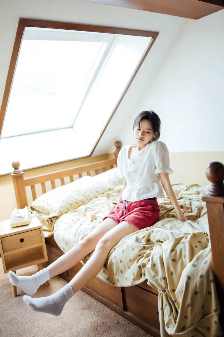 《美女》手机壁纸-李庚希-免费下载「哲风壁纸」