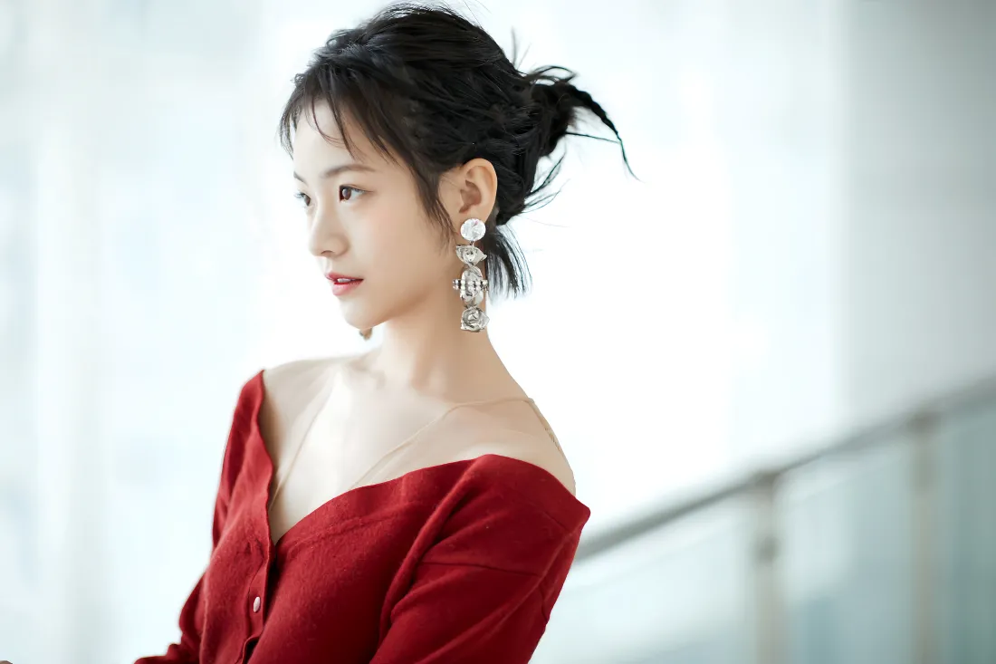 5k美女壁纸-李庚希背景图片 - 精选壁纸「哲风壁纸」