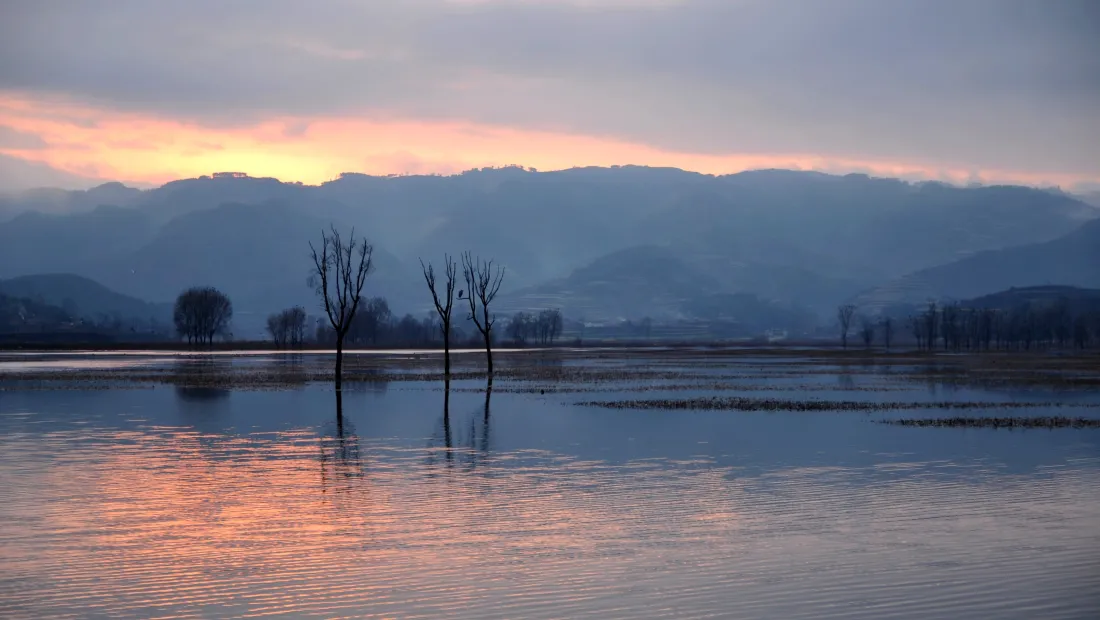 3k山峦壁纸-湖泊背景图片 - 自然美景壁纸 - 夕阳的湖泊「哲风壁纸」