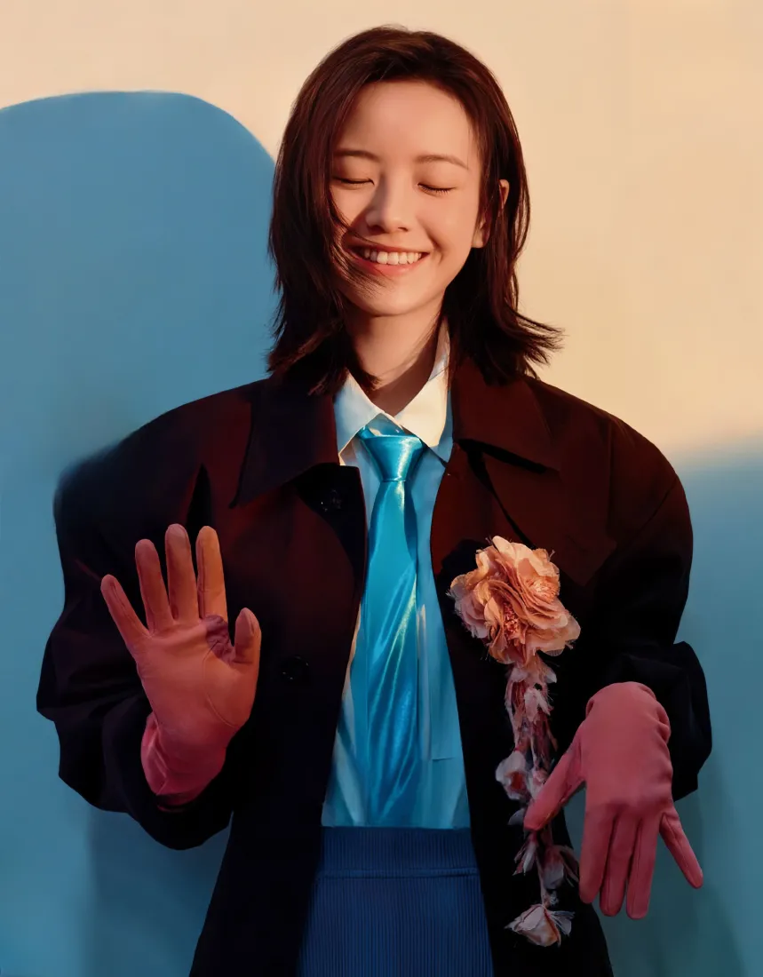 《女演员》手机壁纸-李庚希背景图片 - 美图合集「哲风壁纸」