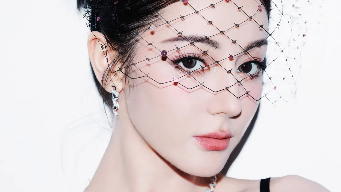 7k写真壁纸-女明星星眼背景图片 - 迪丽热巴「哲风壁纸」
