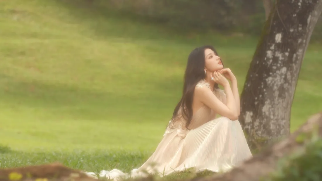 8k写真壁纸-女明星星眼背景图片 - 精选壁纸「哲风壁纸」