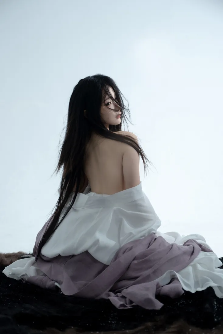 美女手机壁纸｜少女性感背影背景图片 - 惊艳「哲风壁纸」
