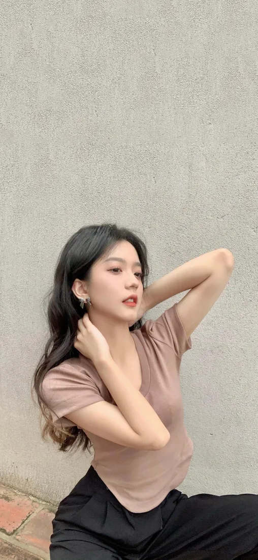 美女网红手机壁纸｜时尚背景图片 - 个性穿搭洪晨曦「哲风壁纸」