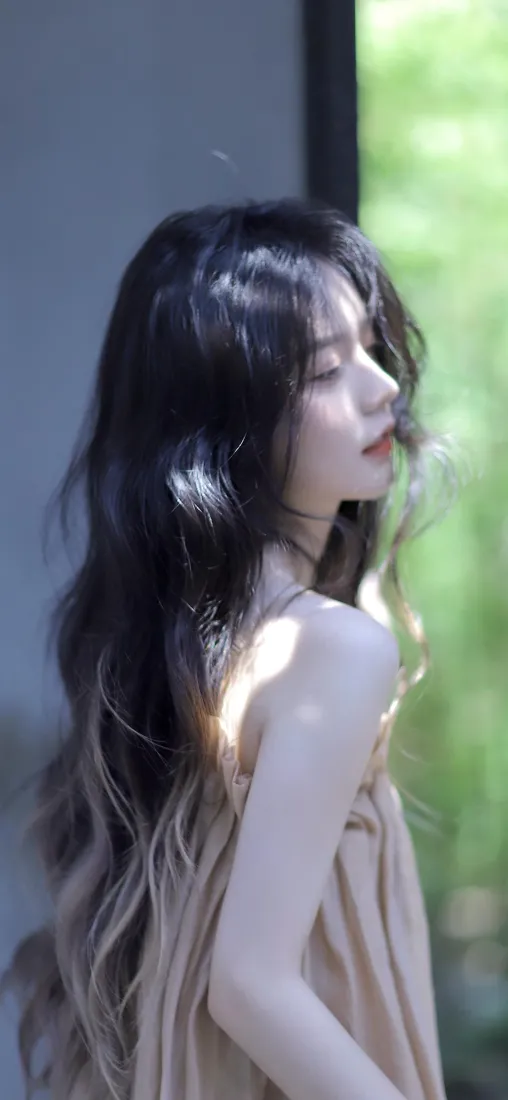 美女手机壁纸｜网红背景图片 - 洪晨曦长发气质佳人「哲风壁纸」