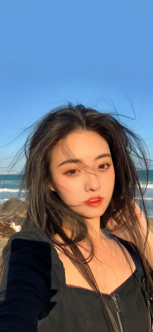 海边美女手机壁纸｜海边背景图片 - 时尚美女「哲风壁纸」