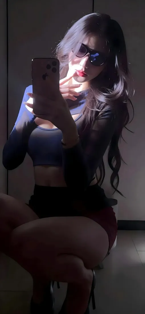 性感紫色妹妹手机壁纸｜时尚自拍背景图片 - 潮流范「哲风壁纸」