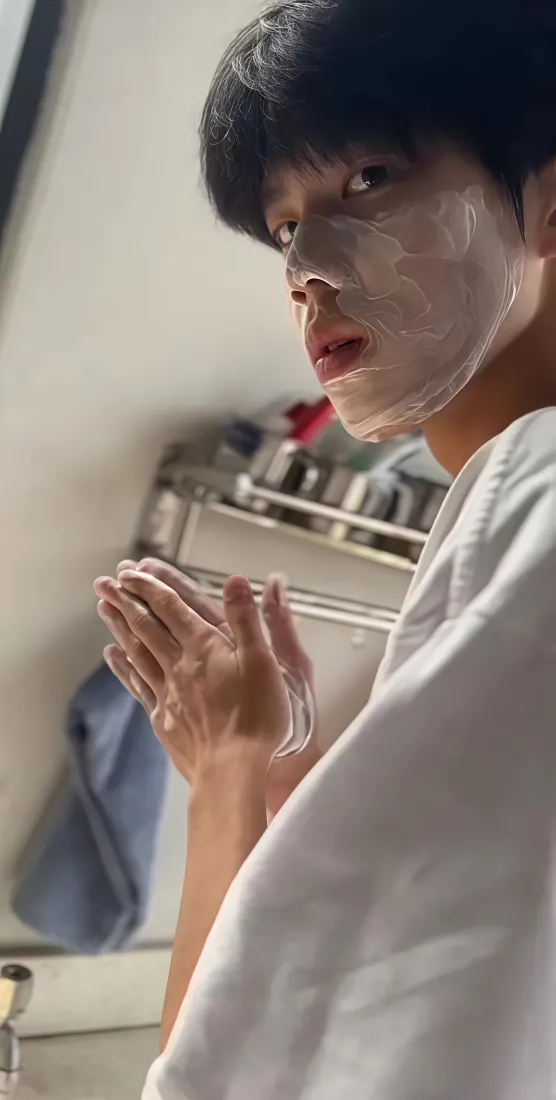 男生奶狗风浴室背景图片 - 护肤瞬间「哲风壁纸」