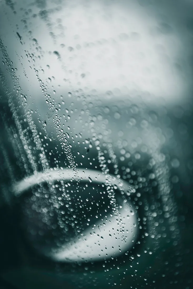 雨滴手机壁纸｜下雨背景图片 - 朦胧水滴「哲风壁纸」