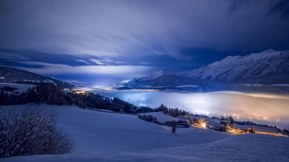 2k雪景壁纸｜夜景背景图片 - 雪夜湖光山色「哲风壁纸」
