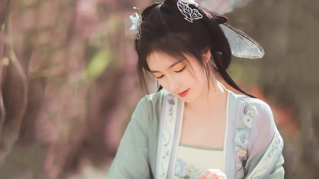 2k古装美女壁纸｜花卉背景图片 - 古典艺术「哲风壁纸」