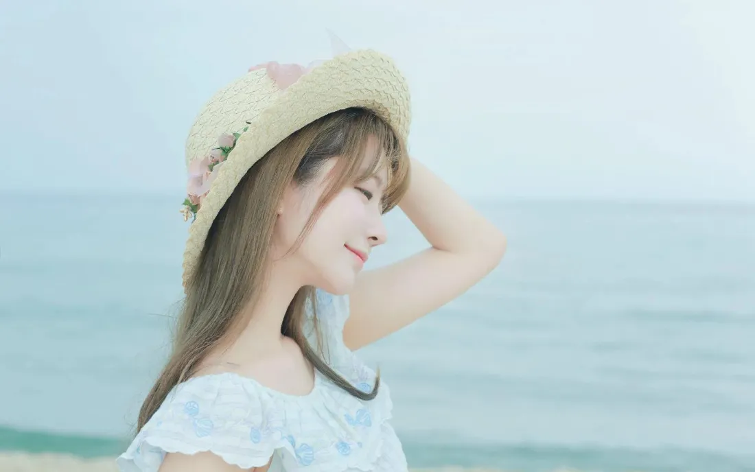 2k草帽美女壁纸｜海边背景图片 - 魅力夏日「哲风壁纸」