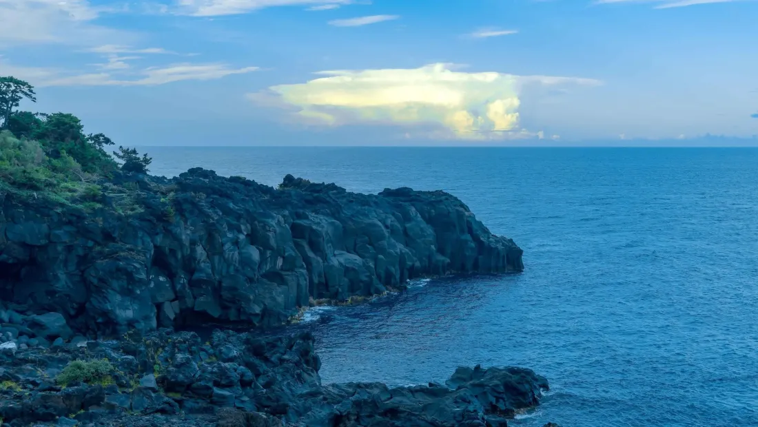 2k海边岩石壁纸｜暮色海洋背景图片 - 自然「哲风壁纸」