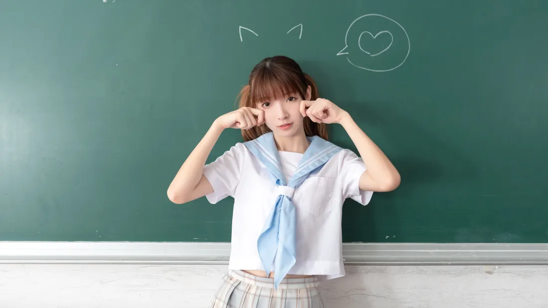 4k(水手服美少女壁纸｜黑板背景图片 - 可爱)「哲风壁纸」