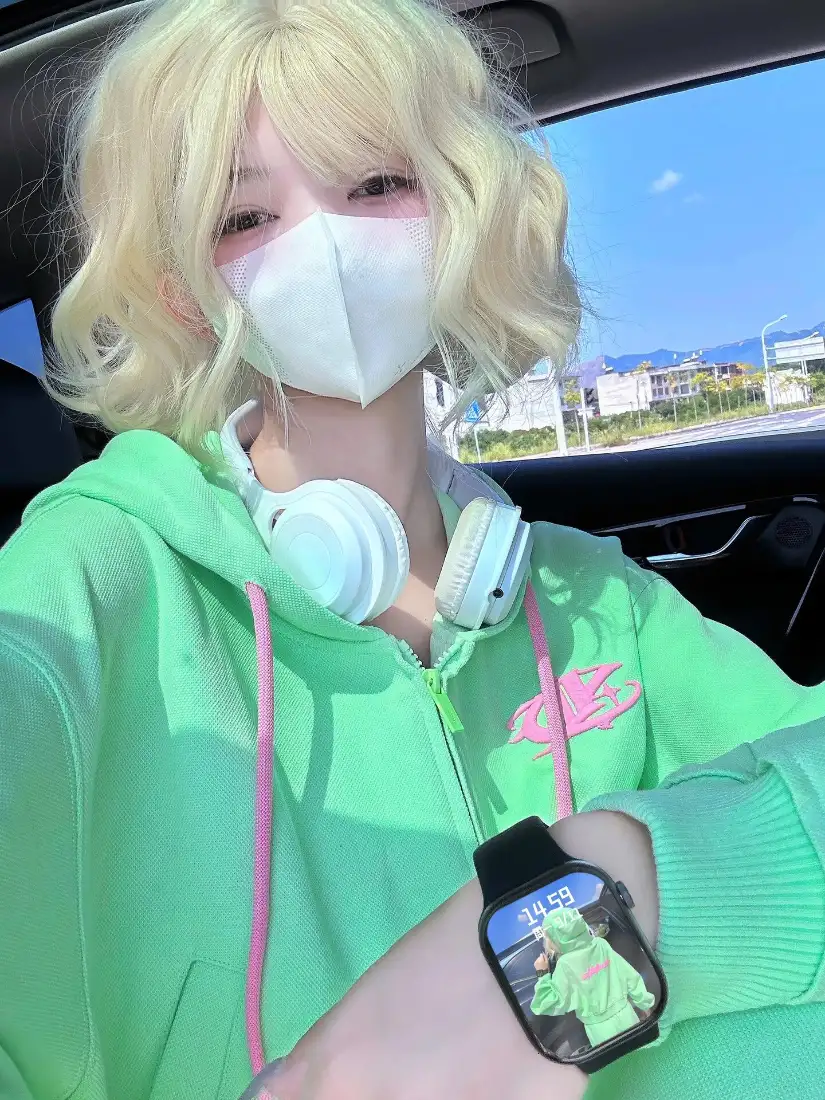 (活力美女｜车内自拍背景 - 清新穿搭)「哲风壁纸」