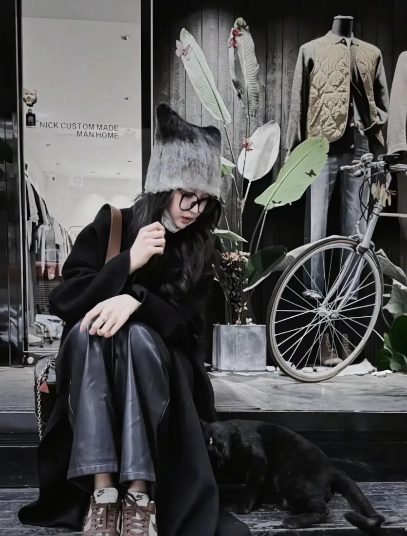 (李柯以手机壁纸｜橱窗场景图片 - 短剧女主)「哲风壁纸」