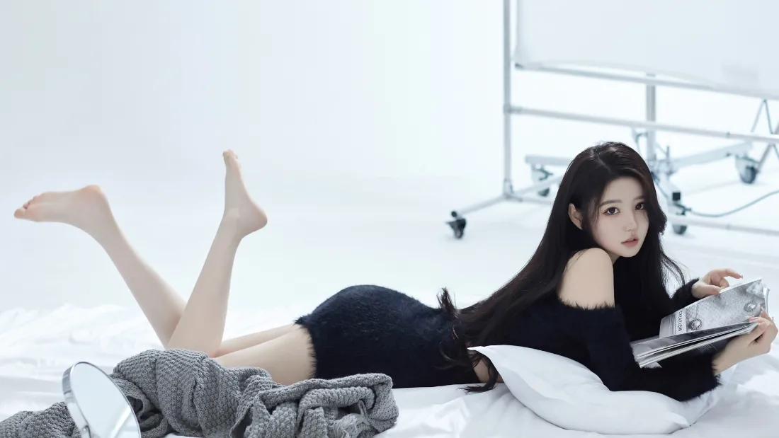 2k迷人美女｜居家慵懒背景图片 - 高清「哲风壁纸」