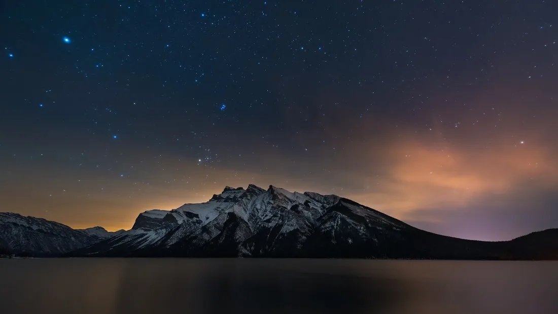 2k星空壁纸｜湖面背景图片 - 山顶夜景「哲风壁纸」