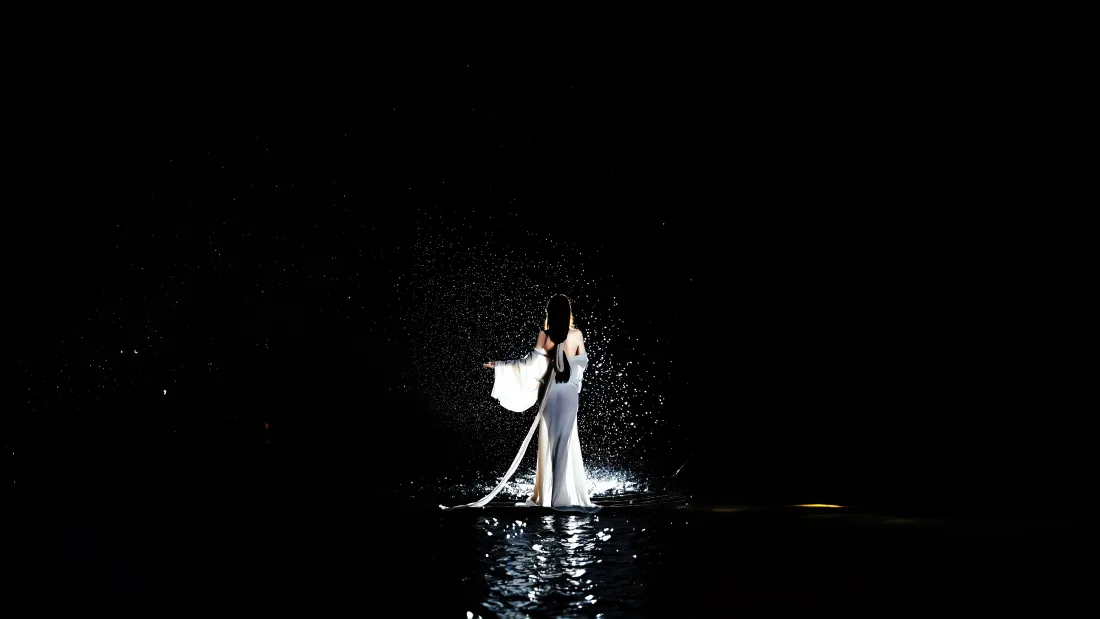 4k梦幻仙女壁纸｜粼粼光影水面背景图片 - 唯美意境「哲风壁纸」