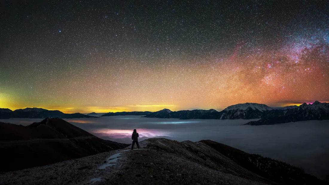 3k璀璨星空壁纸｜宇宙背景图片 - 山顶观星夜景「哲风壁纸」