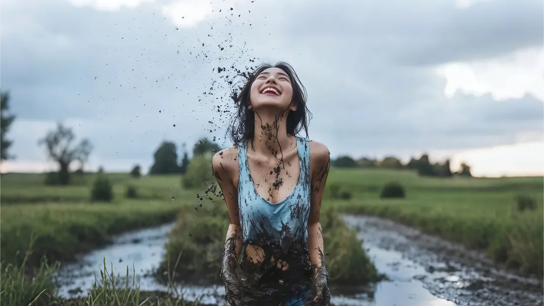 4k(泥潭美女壁纸｜自然背景图片 - 恣情欢笑)「哲风壁纸」
