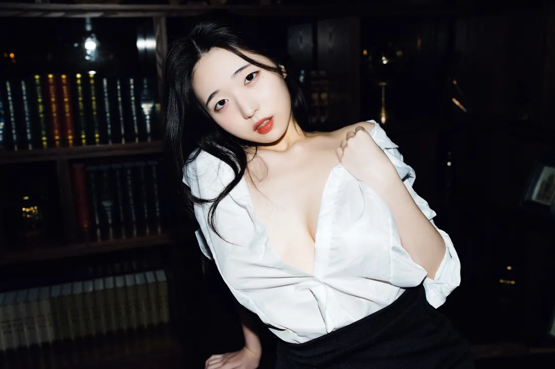 5k(妍雨壁纸｜书架夜景背景图片 - YeonWoo)「哲风壁纸」