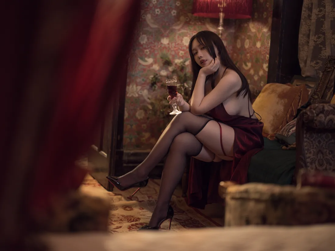 5k性感女郎壁纸｜复古室内背景图片 - 迷人氛围「哲风壁纸」