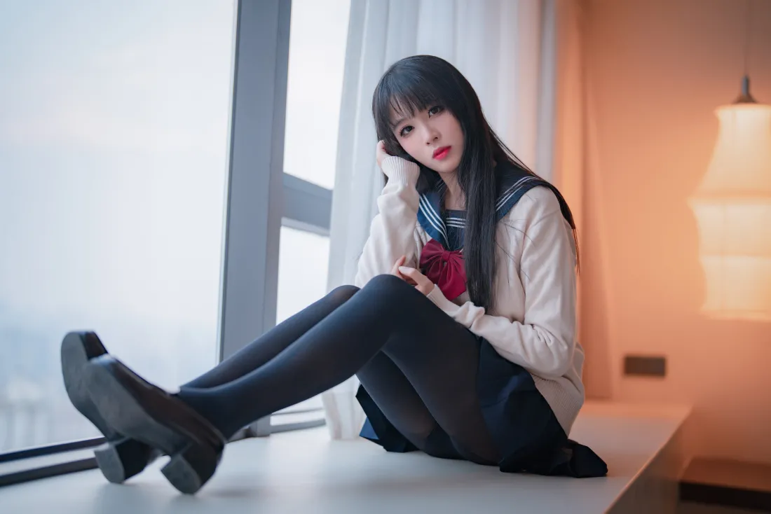 6k日系校服美女壁纸｜窗边性感背景图片 - 青春诱惑「哲风壁纸」