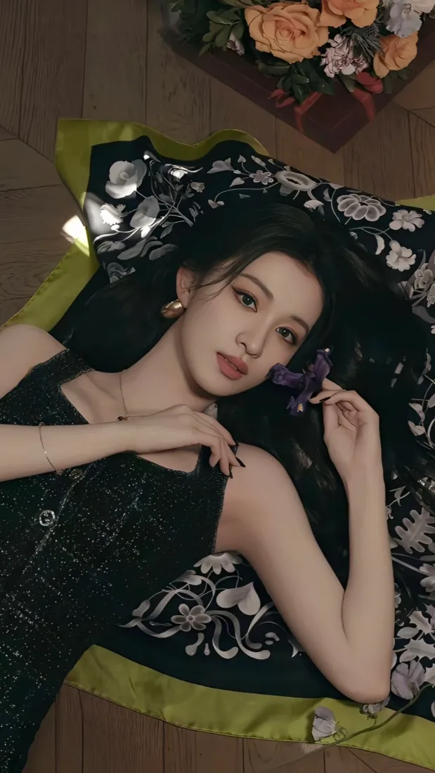 王楚然写真手机壁纸｜黑色系氛围背景图片 - 美女「哲风壁纸」