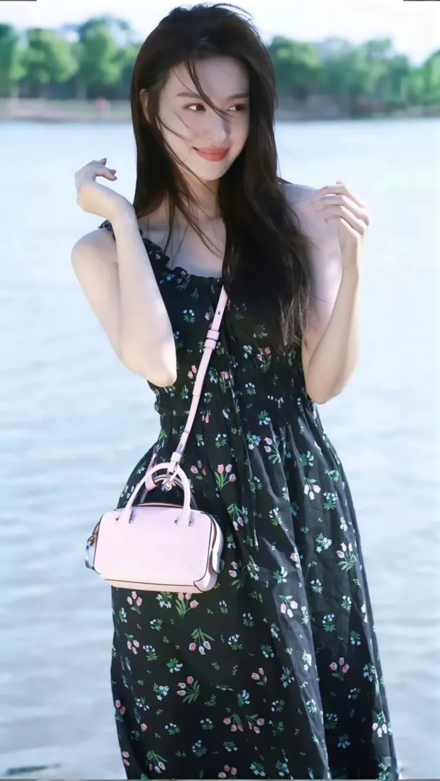 (王楚然写真手机壁纸｜湖边清新背景图片 - 美女)「哲风壁纸」
