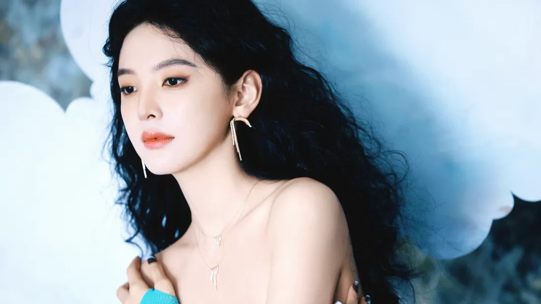 7k章若楠壁纸｜蓝色连衣裙背景图片 - 气质美女「哲风壁纸」