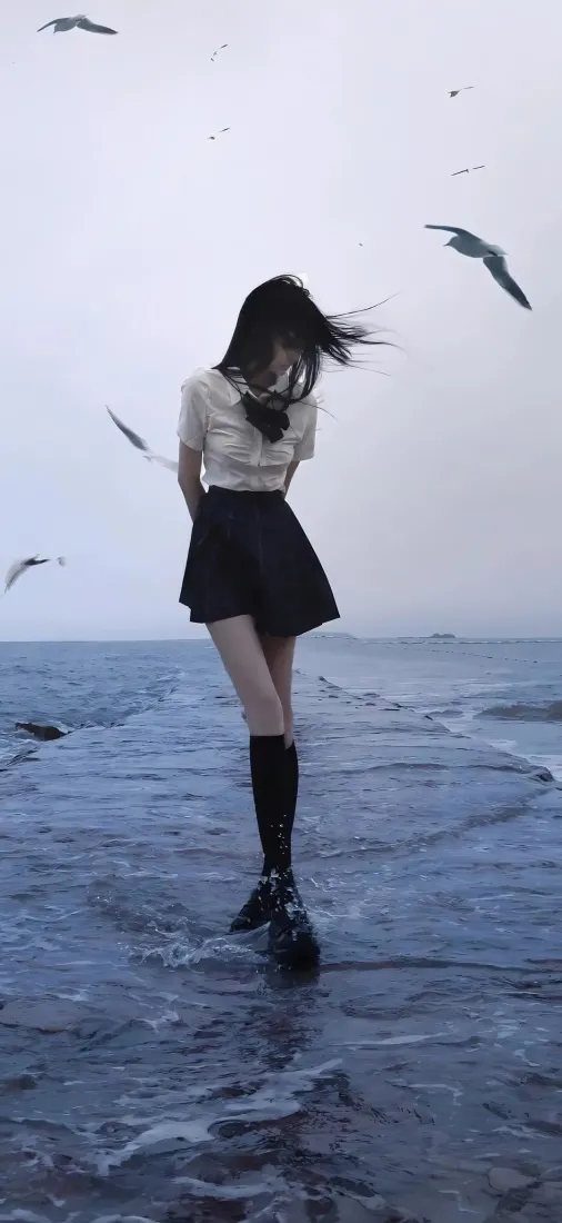 海边女孩手机壁纸｜海鸥海浪背景图片 - 4K手机「哲风壁纸」