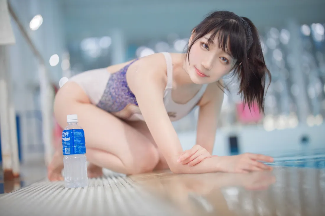 7k泳衣美女泳池壁纸｜泳池背景 - 夏日清新「哲风壁纸」
