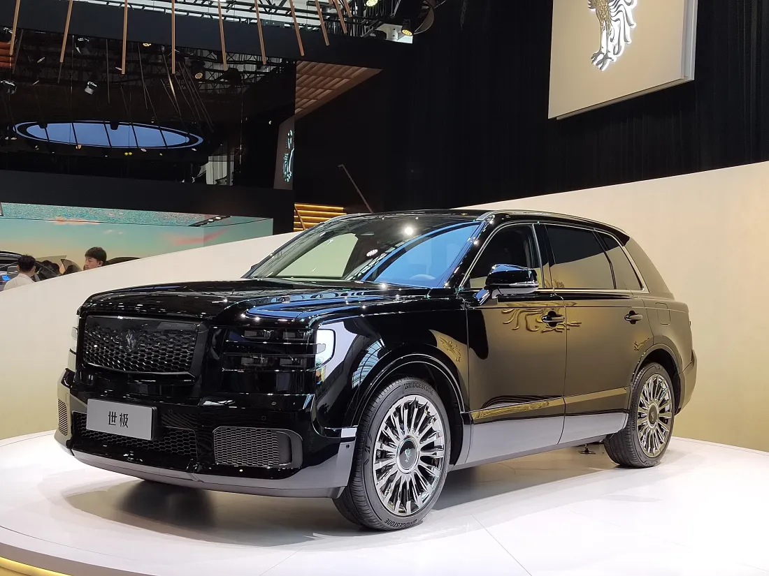 4k丰田世极汽车壁纸｜黑色SUV背景 - 车展「哲风壁纸」