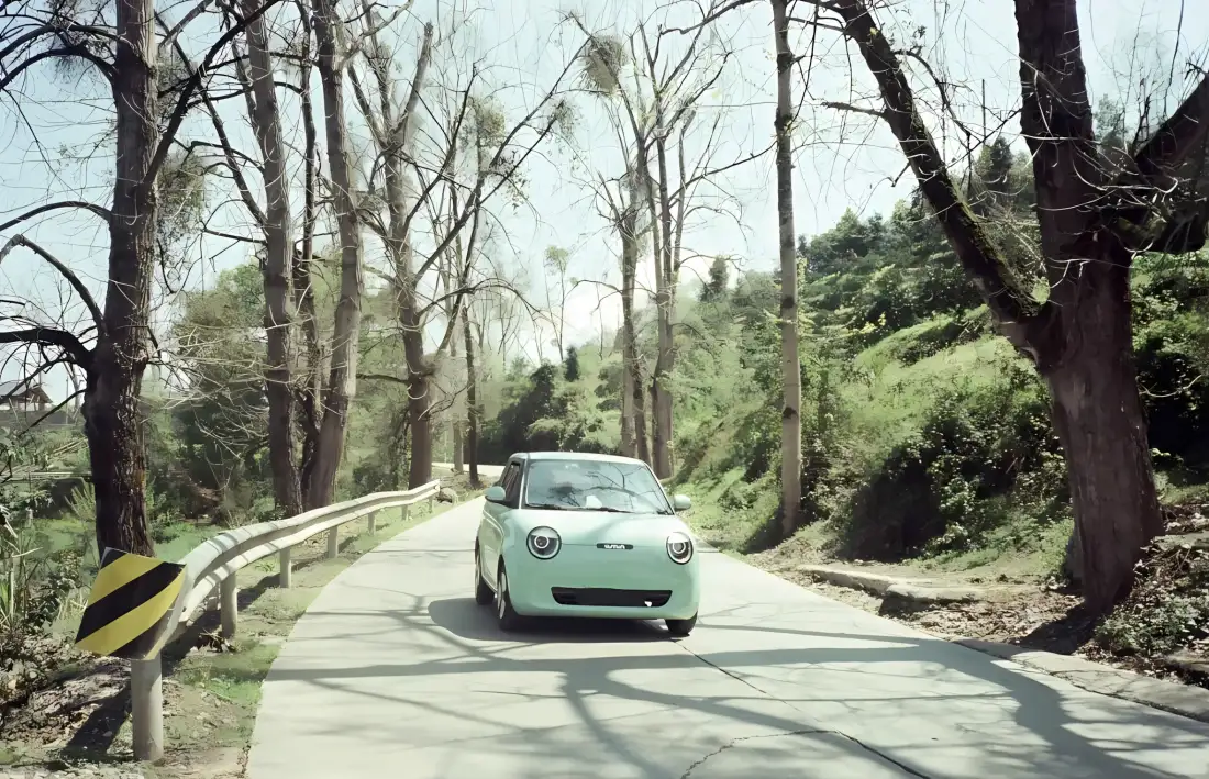 2k浅绿色汽车壁纸｜山路背景图片 - 自然风景「哲风壁纸」