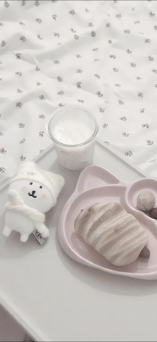 自嘲熊玩偶手机壁纸｜ins风桌面背景 - 浅色调「哲风壁纸」