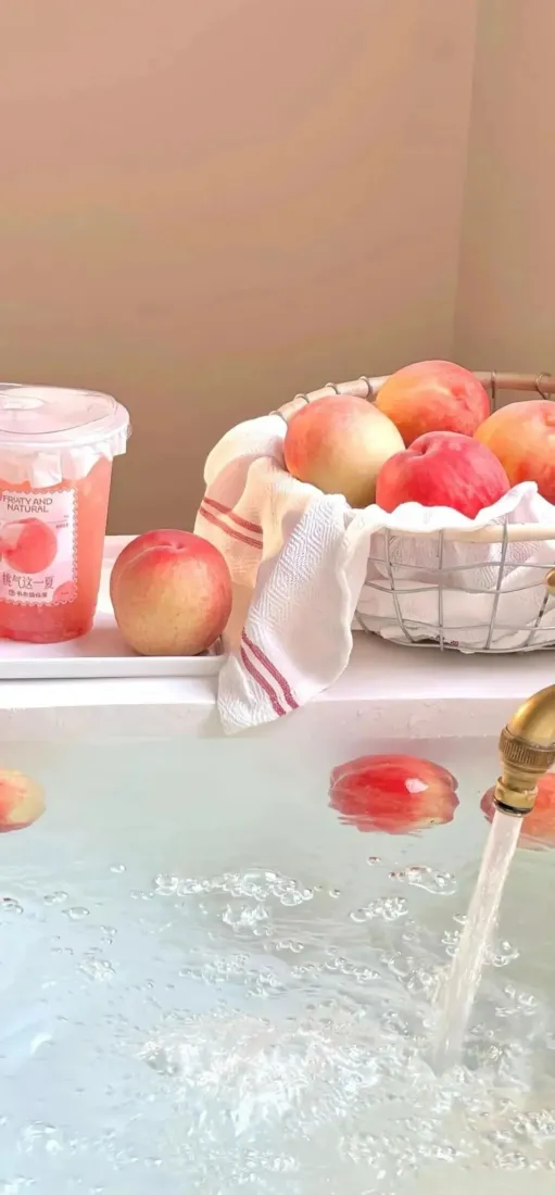 苹果浴缸清新手机壁纸｜浴室水果背景 - 简约自然「哲风壁纸」