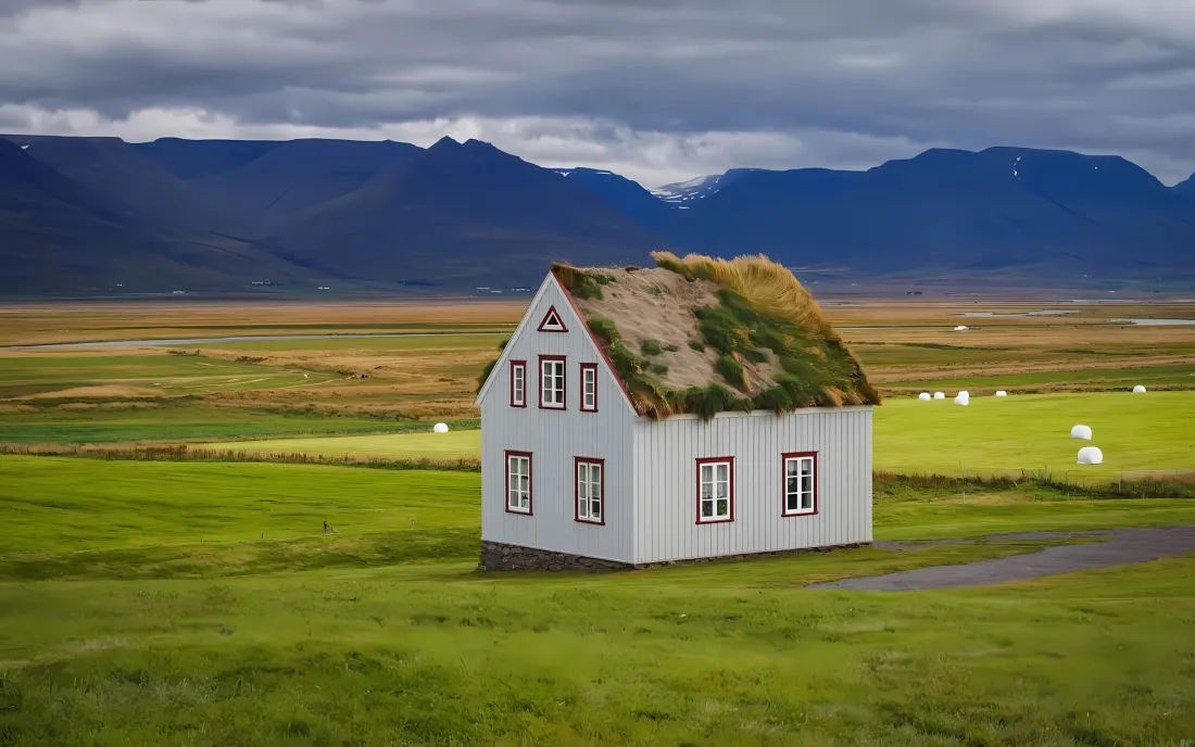 3k草原白屋壁纸｜绿色风景 - 山峰草皮屋顶「哲风壁纸」