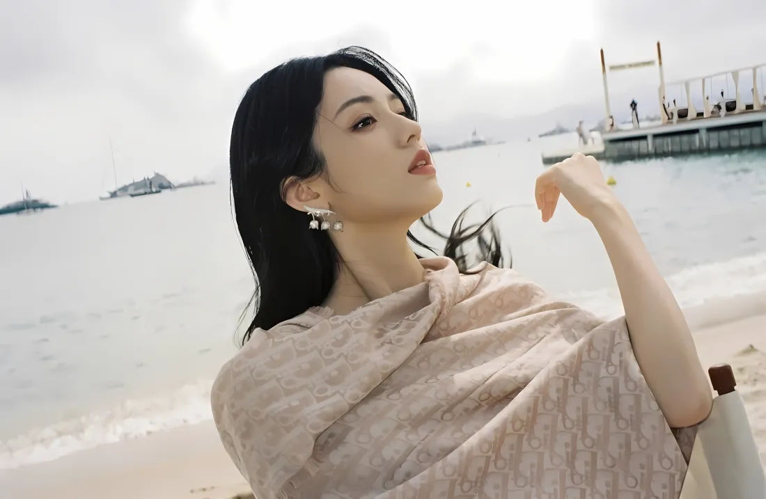 2k周也沙滩壁纸｜海边背景图片 - 披肩耳环「哲风壁纸」