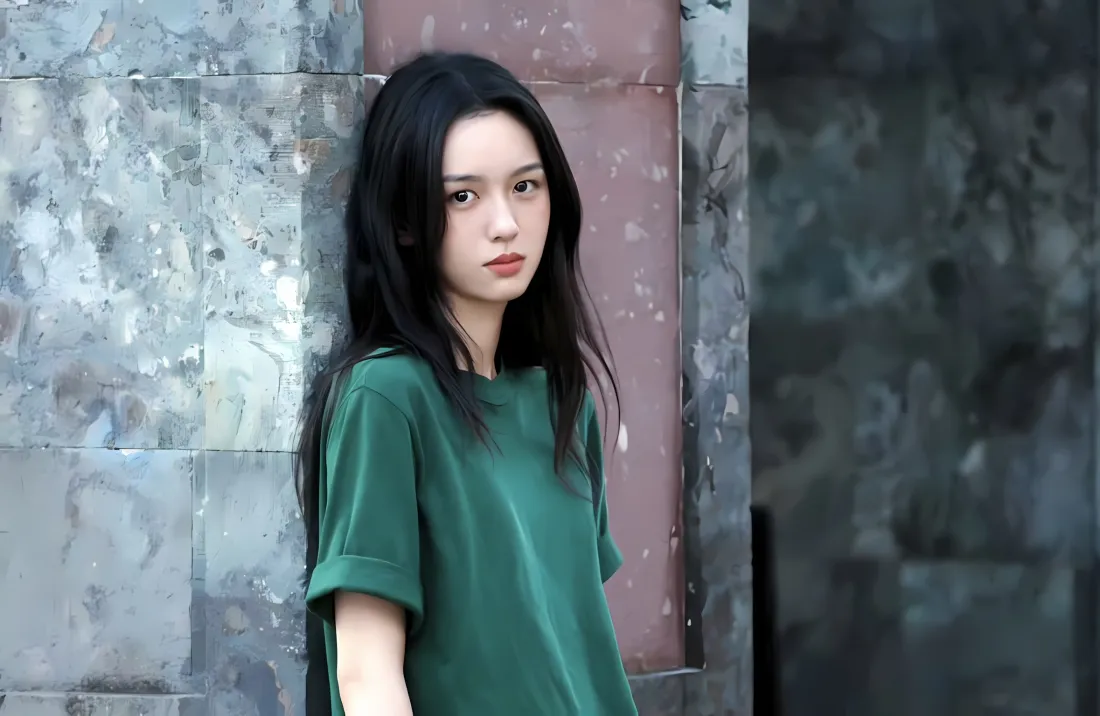 2k周也绿衣巷子壁纸｜石墙背景 - 氛围感「哲风壁纸」