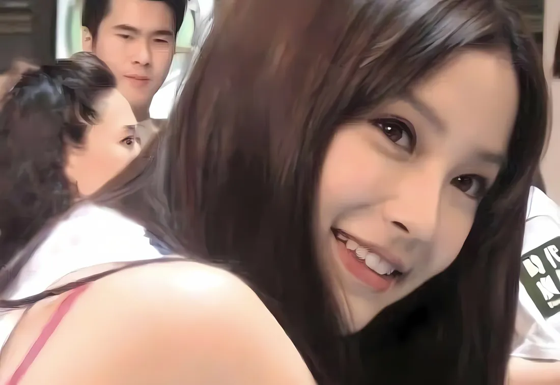 2k杨颖早期黑长直壁纸｜日常 - 微笑「哲风壁纸」