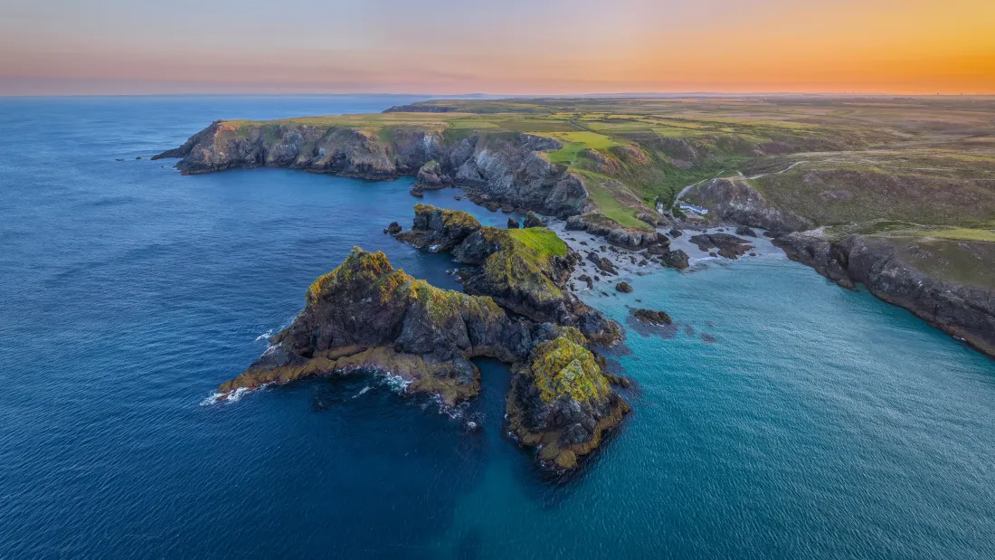 5k海洋礁石壁纸｜自然风景背景图片 - 黄昏山峰「哲风壁纸」