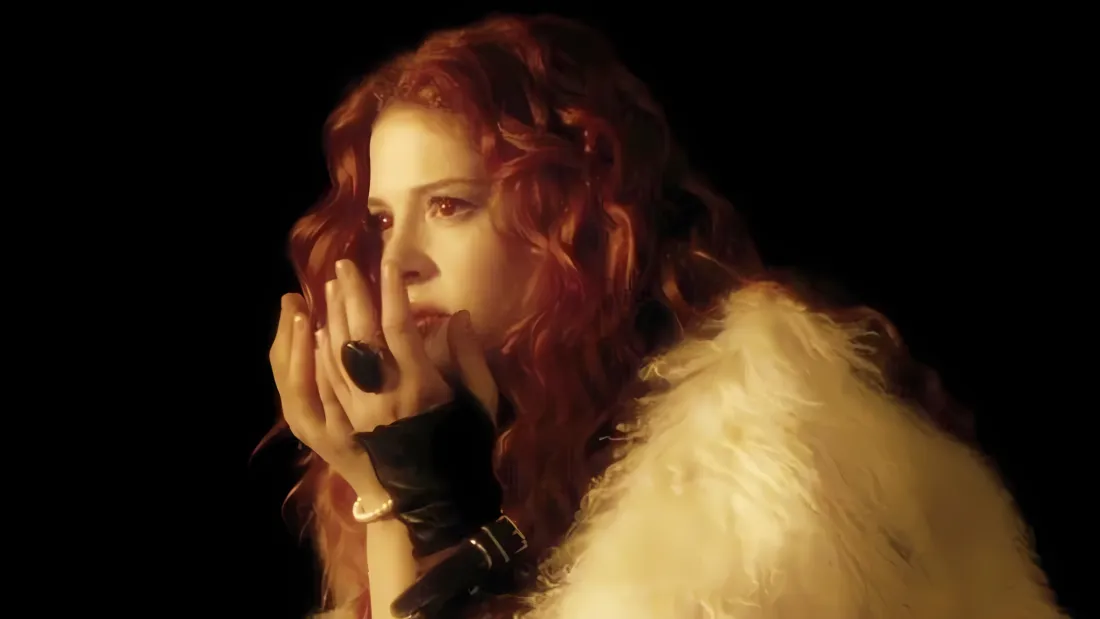 2k暮光之城维多利亚壁纸｜黑色背景 - 红发「哲风壁纸」