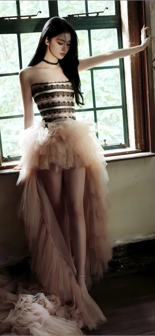 王楚然手机壁纸｜窗边背景图片 - 纱裙礼服「哲风壁纸」